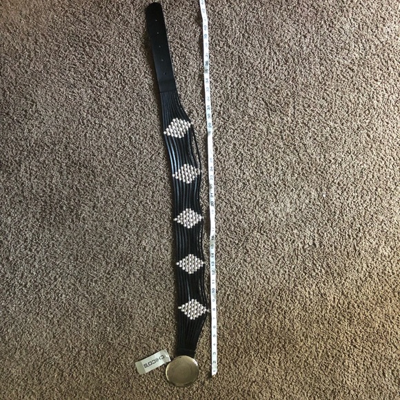 Chico’s genuine leather adjustable belt big buckle - Picture 7 of 8